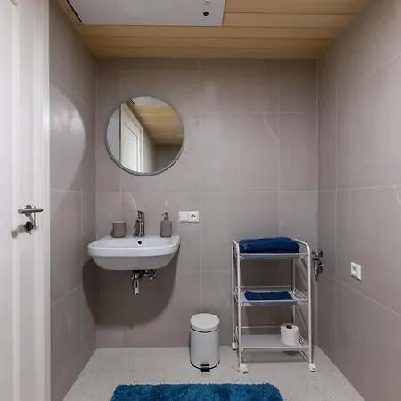 Apartment Komandandi *