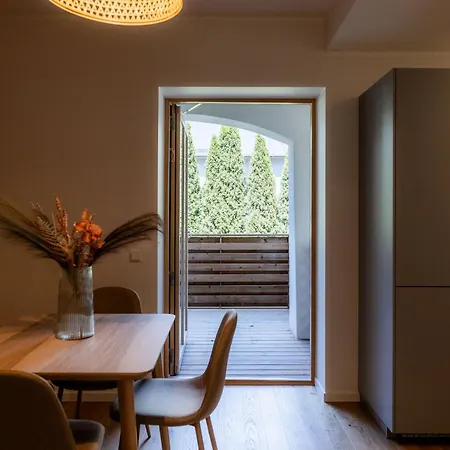 Komandandi Apartment *