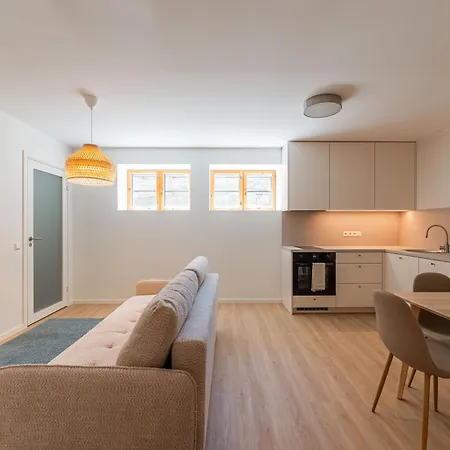 Komandandi Smart Center Курессааре